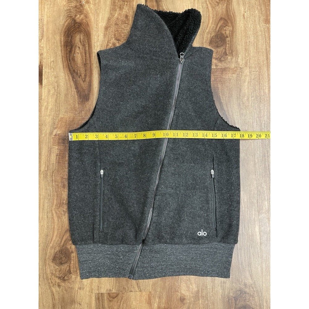 Alo Yoga Asymmetrical Full Zip Cozy Vest Sherpa-lined Collar Women's Coverup - Picture 4 of 4